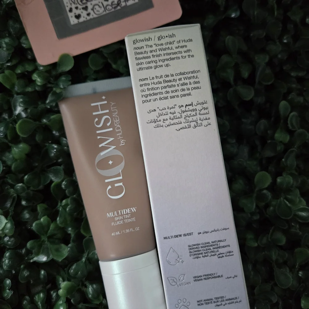 HUDA BEAUTY GloWish Vegan Multidew Skin Tint Foundation 10 Deep Tan New In Box